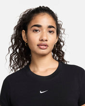 Carica l&#39;immagine nel visualizzatore di Gallery, T-SHIRT DONNA NIKE
