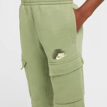 Laden Sie das Bild in den Galerie-Viewer, PANTALONE CARGO NIKE JUNIOR
